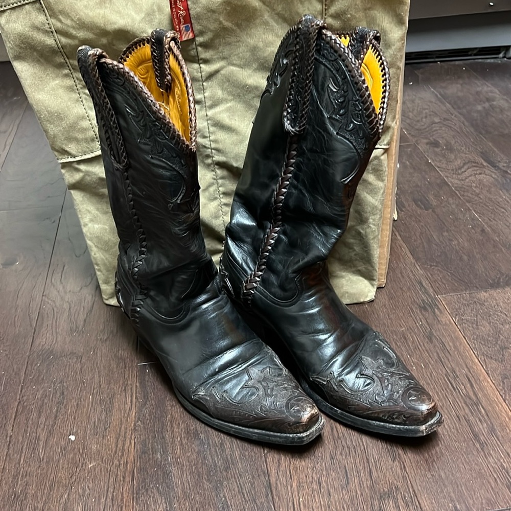 Men’s Old Gringo Cowboy Boots.